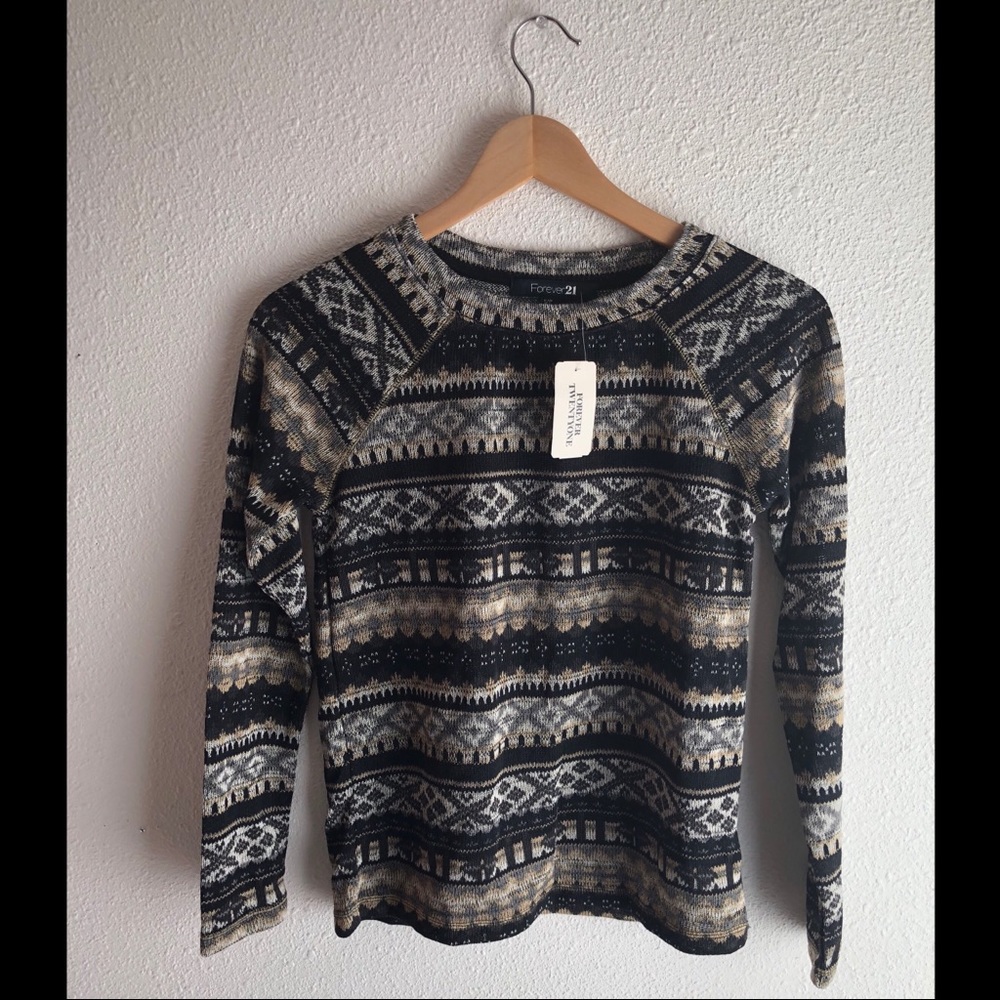 NWT ✨ F21 Striped pattern sweater